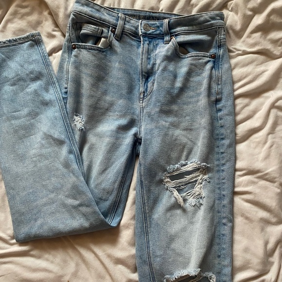 blue ripped jeans, american eagle, mom jean - Picture 1 of 5